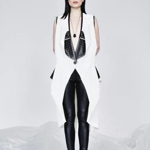 IvanAsen22_waistcoat_nelmit,necklace_Viktor_Pavlov,photo_Vasil_Germanov (Medium)